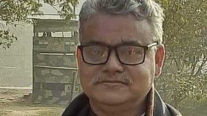 আত্মগোপন থেকে বাসায় ফিরেই নেত্রকোণায় আওয়ামী লীগ নেতা গ্রেপ্তার