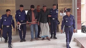 পাহারাদারকে হত্যা করে গরু লুট: নেত্রকোণায় যুবদল নেতাসহ গ্রেপ্তার ৩