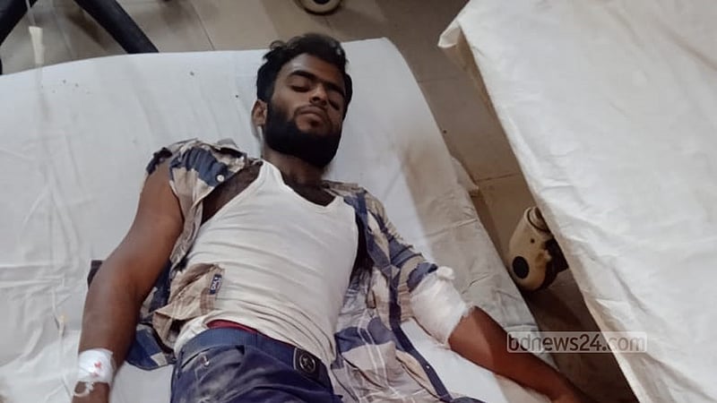 নোয়াখালীতে গরু চোর সন্দেহে যুবককে পিটুনি