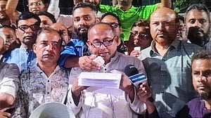মন্ত্রণালয়ের 'আশ্বাসে' ননএমপিও শিক্ষকদের আন্দোলন স্থগিত