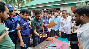 পাবনায় ‘ঘুম থেকে ডেকে তোলায়’ বাবাকে কুপিয়ে হত্যা