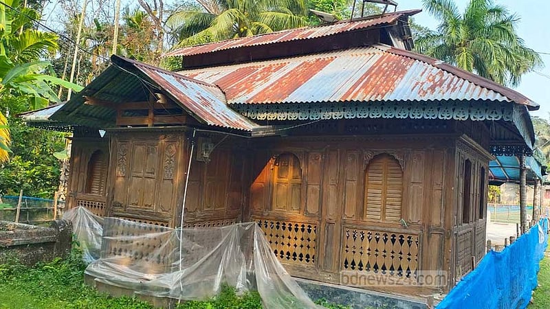 ইতিহাস ও ঐতিহ্যের নিদর্শন পিরোজপুরের কাঠের তৈরি ‘মমিন মসজিদ’