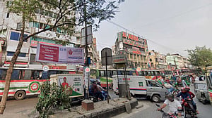 রামপুরার রাস্তায় যানজট কমাতে নতুন পথ নির্দেশনা