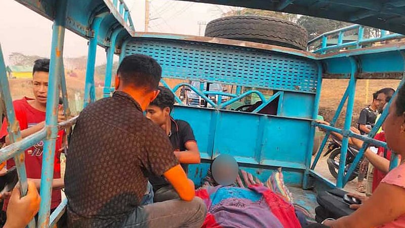 সাজেকে আগুনে পুড়ে একজনের মৃত্যু