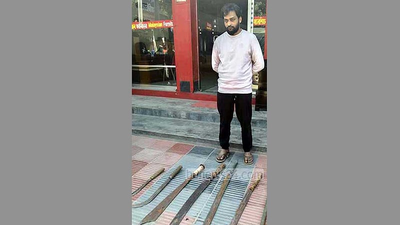 রংপুরে ছাত্র আন্দোলনে রামদা নিয়ে হামলাকারী যুবলীগ নেতা গ্রেপ্তার