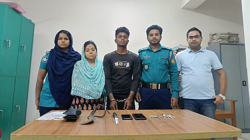 ‘নির্যাতনের’ ক্ষোভ থেকে উপাধ্যক্ষকে হত্যা করে সেই দম্পতি: পুলিশ