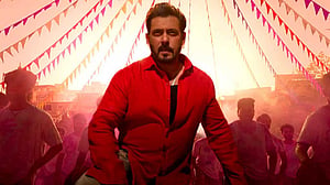 ‘ব্যোম ব্যোম বোলে’ ধ্বনিতে রঙিন মেজাজে সালমান