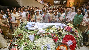 প্রিয় ছায়ানটে অশ্রু-গানে সন‌্জীদা খাতুনের শেষ বিদায়