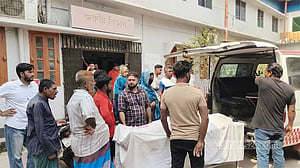 সাতক্ষীরায় ট্রাক চাপায় ভ্যানযাত্রী তরুণী নিহত, আহত ২