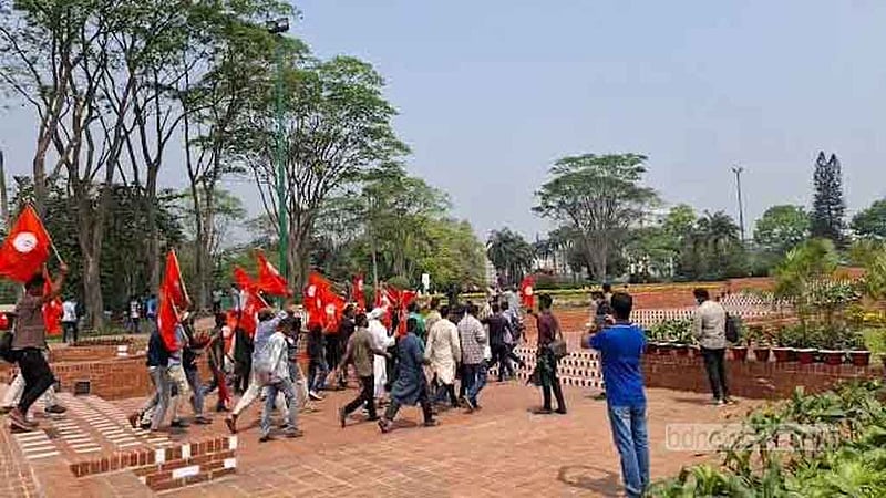 স্মৃতিসৌধে ‘জয় বাংলা জয় বঙ্গবন্ধু’ স্লোগান, আটক ৩
