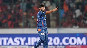 ধারাভাষ্যকারদের এক হাত নিলেন শার্দুল ঠাকুর
