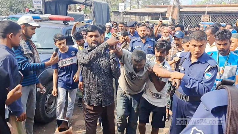 শরীয়তপুরে ডাকাতি: আরও একজনকে পিটুনি দিয়ে পুলিশে দিল জনতা