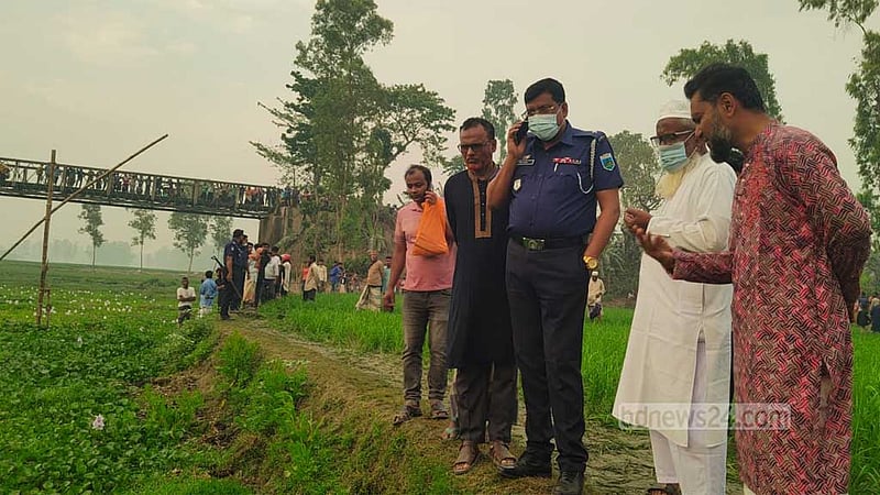 সিরাজগঞ্জে নিখোঁজের চার দিন পর ডোবায় মিলল ২ শ্রমিকের লাশ