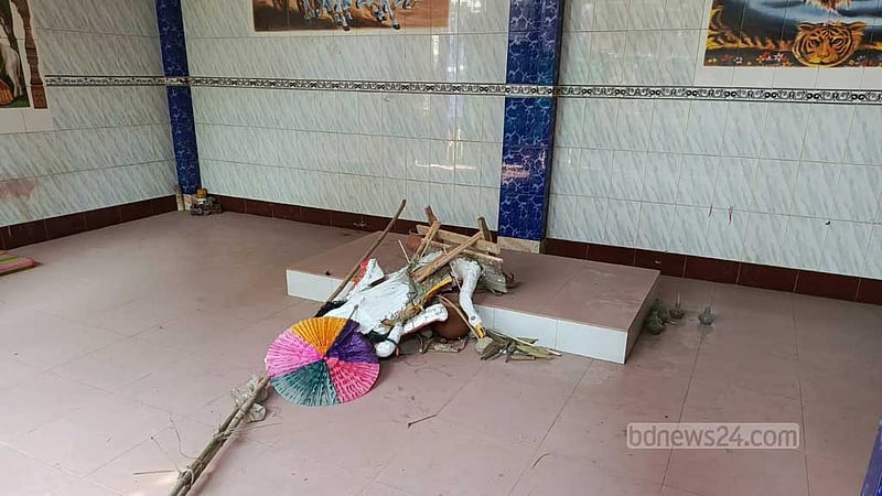 সিরাজগঞ্জে রাতের আঁধারে মন্দিরের প্রতিমা ভাঙচুর