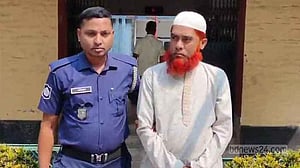 সিরাজগঞ্জে চাল চুরির মামলায় ইউপি সচিব কারাগারে
