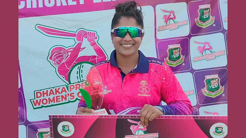 জাতীয় দল থেকে বাদ পড়েই সুলতানার ৫ উইকেট