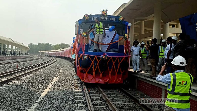 আনুষ্ঠানিকভাবে খুলছে যমুনা রেলসেতু
