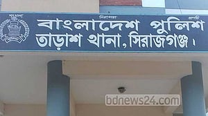 সিরাজগঞ্জে গৃহকর্তাকে কুপিয়ে গরু লুট