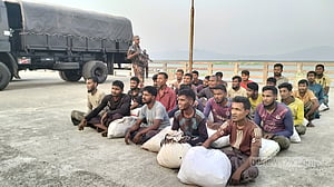 মিয়ানমারে আটক ২৯ জেলেকে ফেরত দিল আরাকান আর্মি