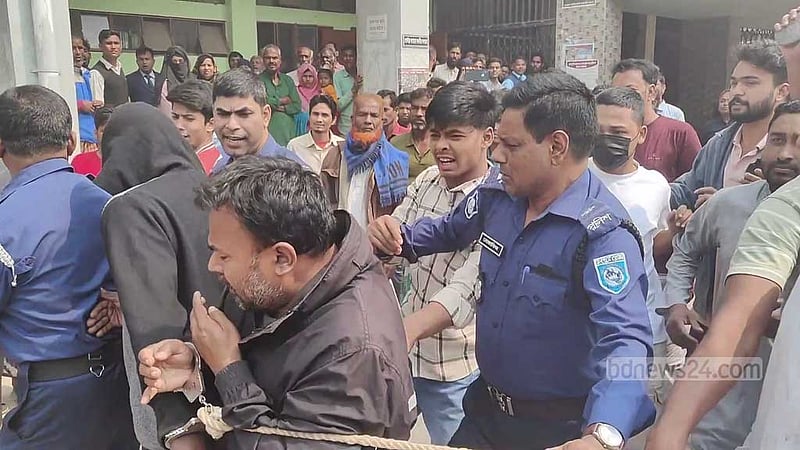 ঠাকুরগাঁওয়ে শ্রেণিকক্ষেই শিক্ষার্থীকে ‘ধর্ষণ’, আদালতে শিক্ষককে পিটুনি