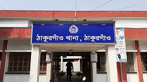 ঠাকুরগাঁওয়ে শ্রেণিকক্ষেই শিক্ষার্থীকে ধর্ষণের অভিযোগ, আটক শিক্ষক