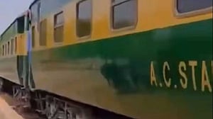 পাকিস্তানে ট্রেনে বালুচ বিচ্ছিন্নতাবাদীদের হাতে শতাধিক জিম্মি