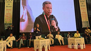 বিনিয়োগের অনেক সার্কাস দেখতে পাচ্ছি: খসরু