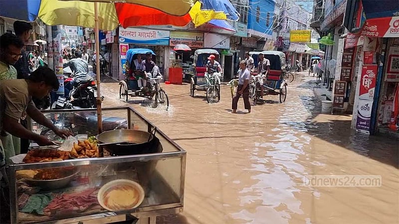 জোয়ারের পানিতে বাগেরহাট পৌর এলাকায় দুর্ভোগ