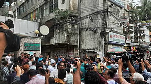 বায়রার দুই পক্ষের মারামারি, কারণ ‘মালয়েশিয়া শ্রমবাজারের সিন্ডিকেট’