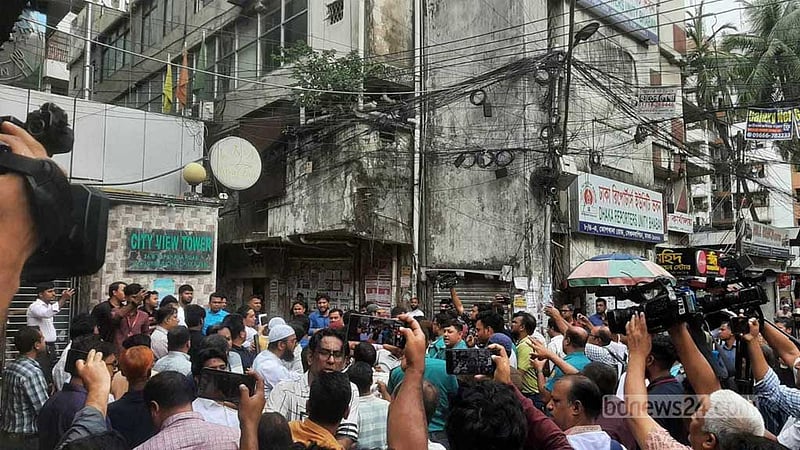 বায়রার দুই পক্ষের মারামারি, কারণ ‘মালয়েশিয়া শ্রমবাজারের সিন্ডিকেট’