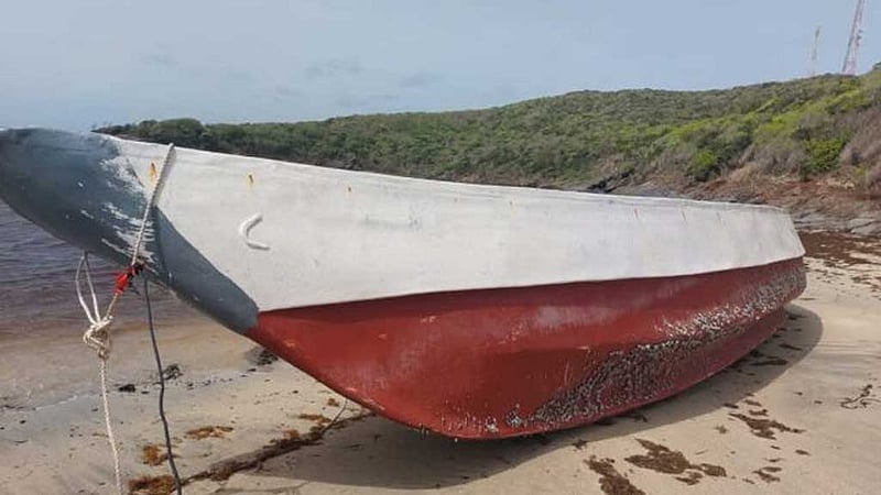 ক্যারিবিয়ার পূর্বাঞ্চলে সৈকতে ভেসে আসা নৌকায় ১১ মৃতদেহ