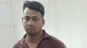 যশোরে ‘এক কোটি ২০ লাখ টাকার সোনার বারসহ’ যুবক আটক