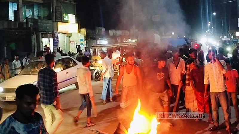 অটোরিকশা শ্রমিকদের সঙ্গে বিরোধ, ভোলায় বাস চলাচল বন্ধ