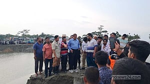 ভোলায় ভেসে গেছে গবাদি পশু-ঘের, ৫ হাজার ঘরবাড়ির ক্ষতি
