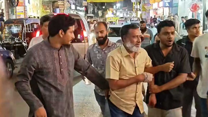 বগুড়ায় বঙ্গবন্ধু পরিষদের নেতাকে পিটিয়ে পুলিশে দিলেন এনসিপির নেতাকর্মীরা