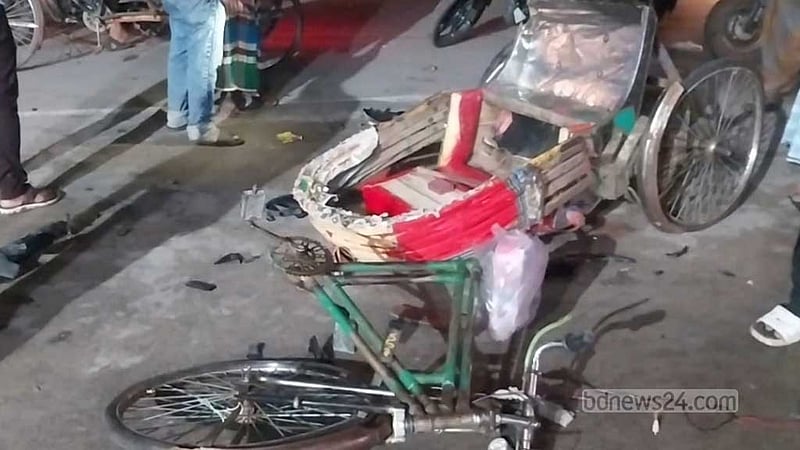 চাঁদপুরে মোটরসাইকেল-রিকশা সংঘর্ষে নিহত ২, আহত ৩