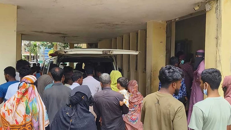 চট্টগ্রামে পাহাড় ধসে দুই শিশুর মৃত্যু