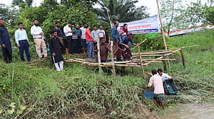 হালদায় ছাড়া হল ৪৪৭ কেজি পোনা