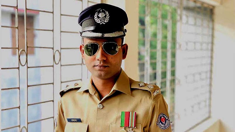 র‍্যাব কার্যালয়ে কর্মকর্তার গুলিবিদ্ধ লাশ, পড়ে ছিল অস্ত্র ও চিরকুট