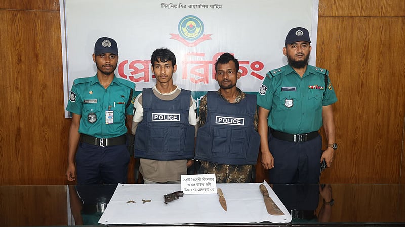 থানা থেকে লুট করা অস্ত্রে ছিনতাই-ডাকাতি
