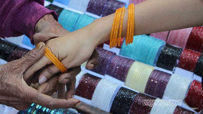নারীর চুড়ির অহংকারই অলংকার