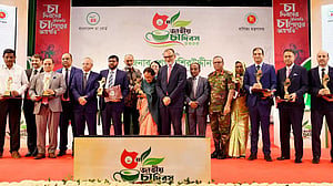 চা শিল্পে শুল্ক ও কর নিয়ে অব্যবস্থাপনা বন্ধ করতে চাই: বাণিজ্য উপদেষ্টা