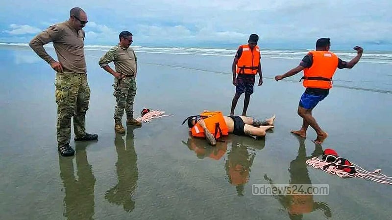 কক্সবাজারে ফায়ার সার্ভিসের কর্মীদের প্রশিক্ষণ দিল মার্কিন সেনা-বিমান বাহিনী
