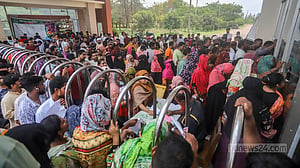 কারাগারে স্বজন, একপলক দেখার অপেক্ষা