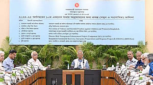 ৬,৫৭১ কোটি টাকার হিসাব না দিয়ে মাতারবাড়ী বিদ্যুৎকেন্দ্রের পিডি ‘পলাতক’: উপদেষ্টা