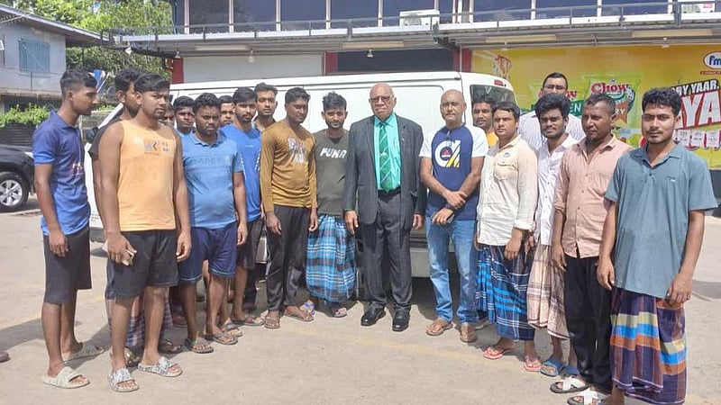 ‘দুর্দশায়’ ২৬ বাংলাদেশি, ‘ব্যবস্থার’ নির্দেশ ফিজি প্রধানমন্ত্রীর
