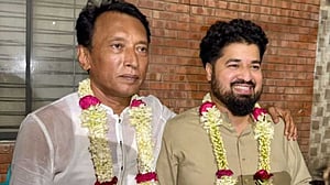 চলচ্চিত্র পরিচালক সমিতি: সভাপতি সুমন, মহাসচিব টুটুল