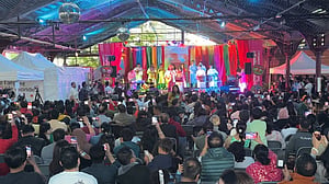 প্যারিসে বর্ণাঢ্য আয়োজনে উদীচীর বৈশাখী মেলা