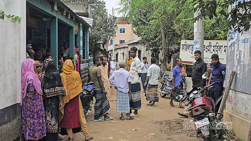 গাজীপুরে বাচ্চার কান্নার আওয়াজ পেয়ে নারীর মরদেহ উদ্ধার, স্বামী পলাতক