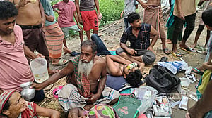গোপালগঞ্জে মাছের ঘের কাটা নিয়ে সংঘর্ষ, শিশুসহ আহত ৩০